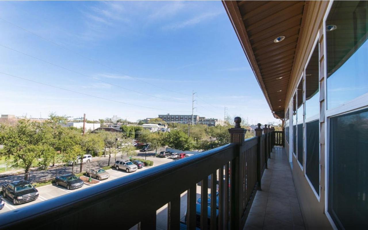 Spacious 4bd Luxury Penthouse With Balcony Apartment New Orleans